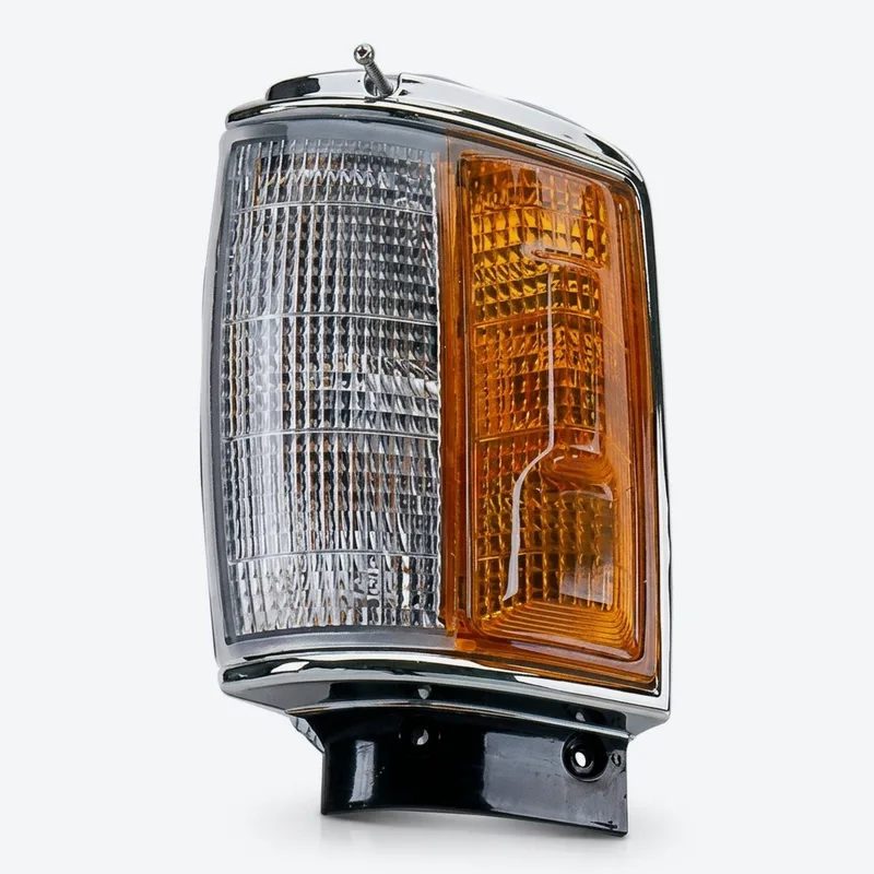 Sinyal Lambası Sağ – Toyota Hilux (LN65) 2.4 D 1984-1988 fotoğrafı